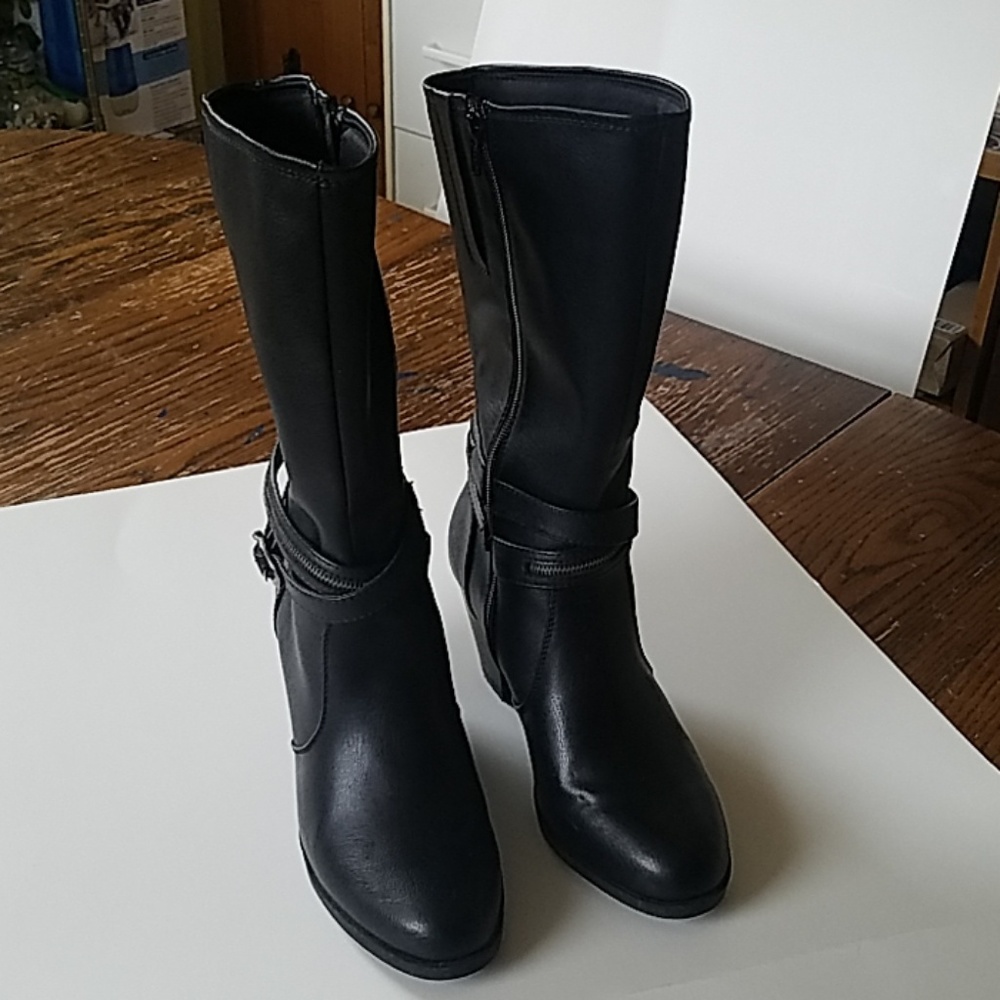 Bare Trap Boots